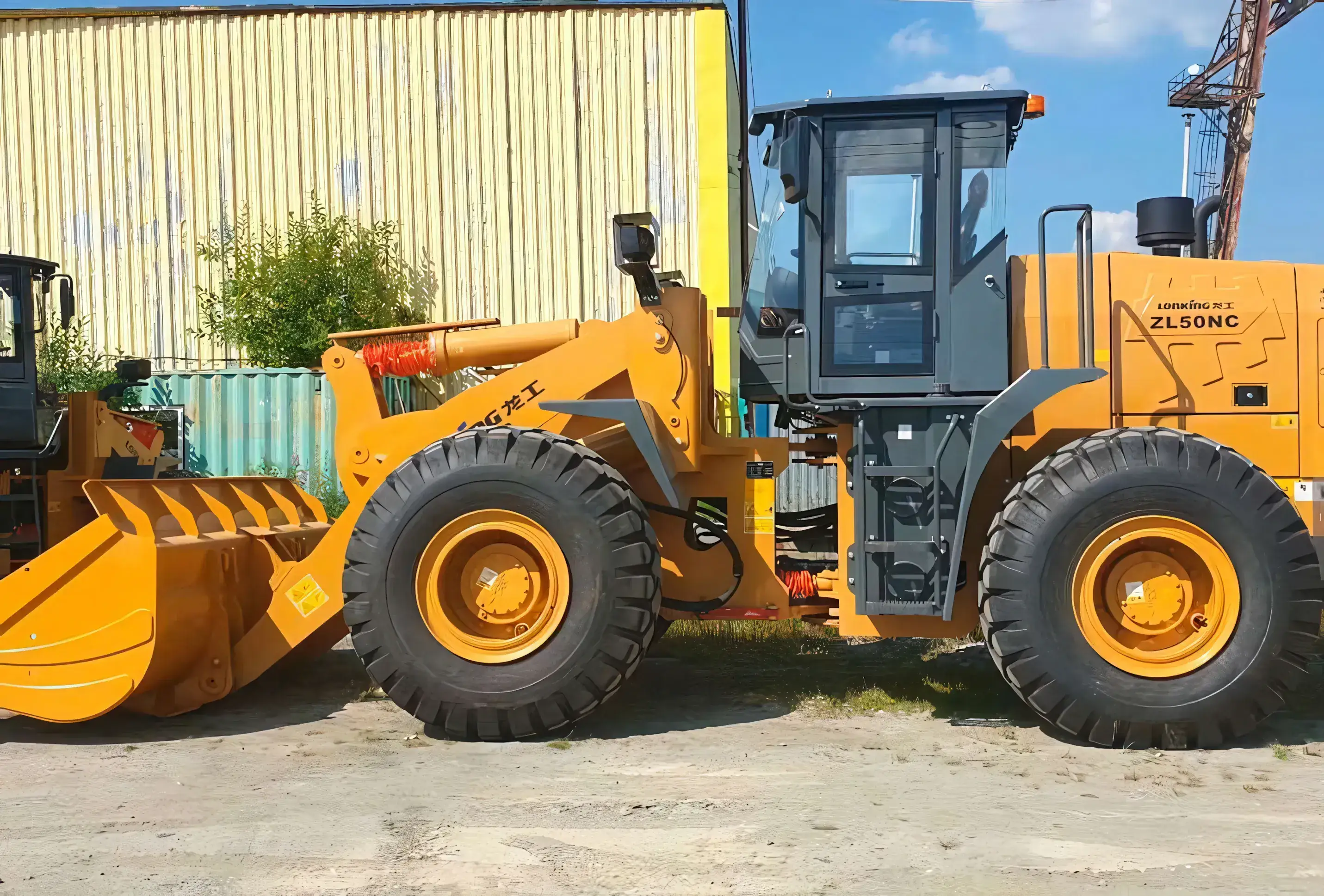 Фронтальный погрузчик Lonking ZL50NC — фото